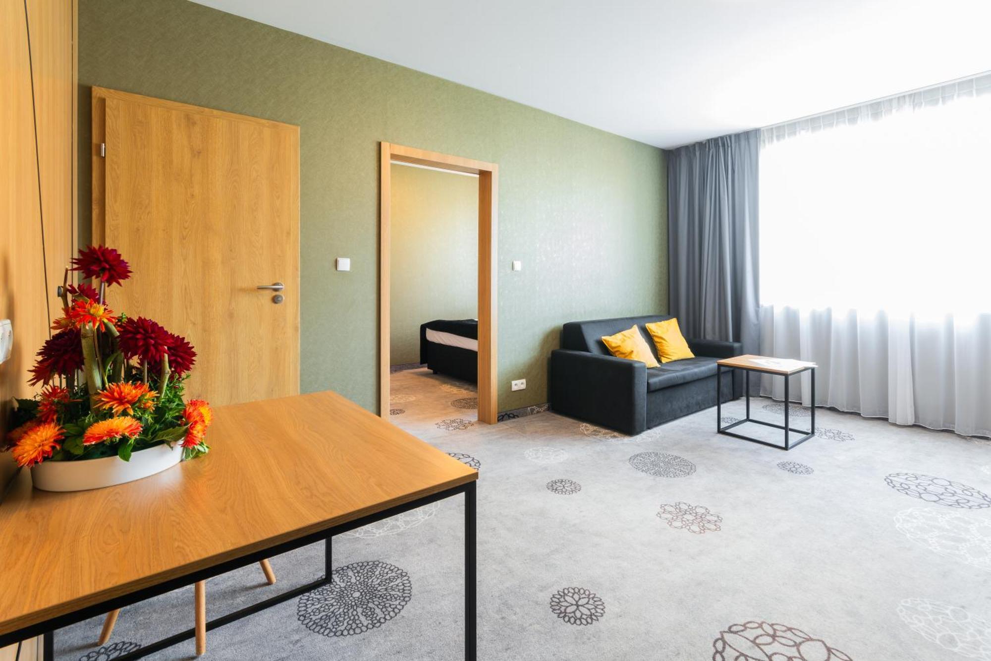 Hotel Lantier Wellness & Spa บือตอม ภายนอก รูปภาพ