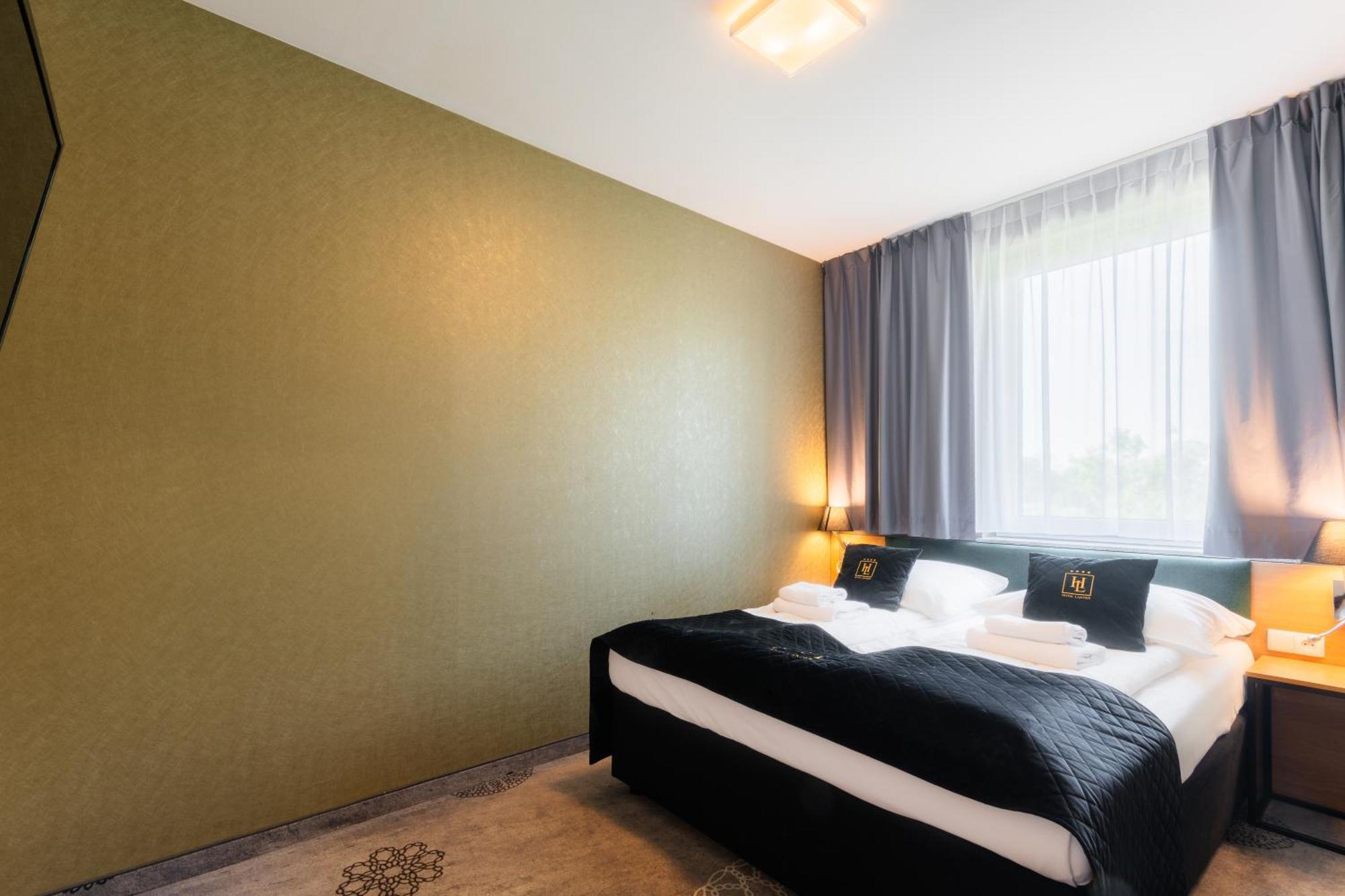 Hotel Lantier Wellness & Spa บือตอม ภายนอก รูปภาพ