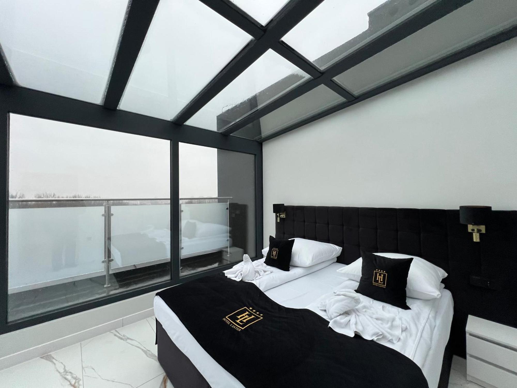Hotel Lantier Wellness & Spa บือตอม ภายนอก รูปภาพ